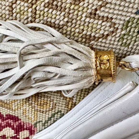 authentic Chanel white purse - Picture 3 of 11